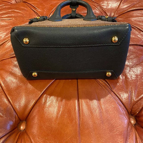 Burberry, mini bag, gold, sequins, printed sides Barely used. Small tote, - Picture 6 of 11